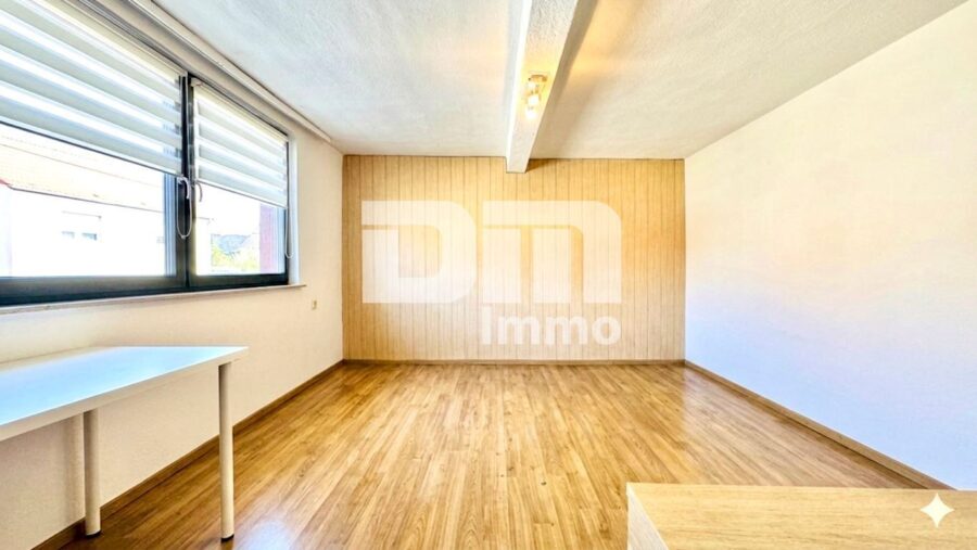 Schönes Wohnhaus mit Doppelgarage, Terrasse und Nebengelass in Traumlage - OG / DG Kinderzimmer 1